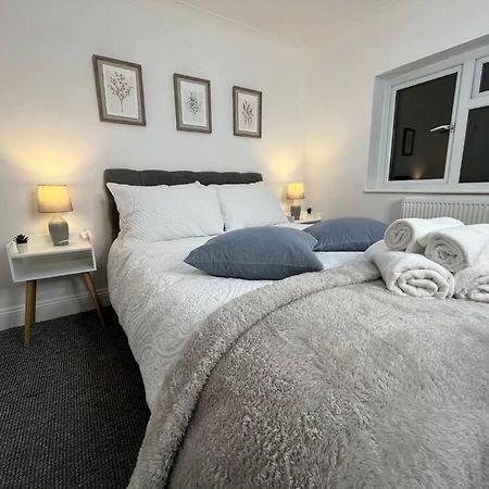 Апартаменты Modern & Stylish Haven In Heart Of Лондон Экстерьер фото